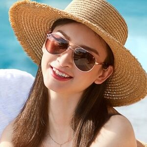 2021 Madonna Foster Grant Aviator